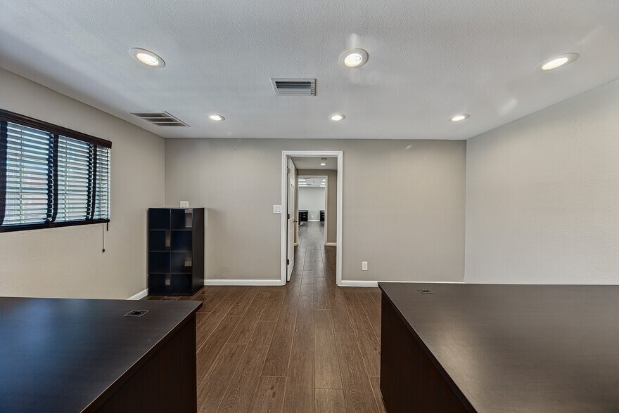 More Photos Of 900-950 NE 40th Ct, Oakland Park Warehouse For Lease