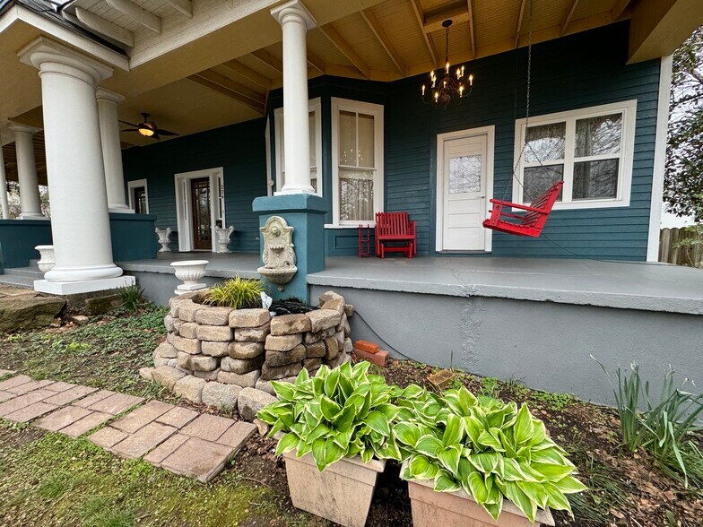 More Photos Of 224 W Chickasaw St, Tahlequah Hospitality For Sale