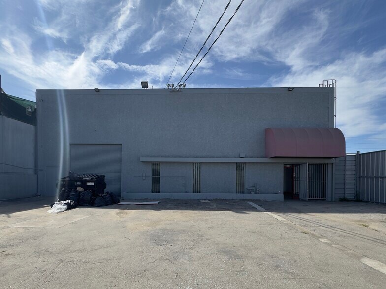 Primary Photo Of 9819 Glenoaks Blvd, Sun Valley Manufacturing For Sale