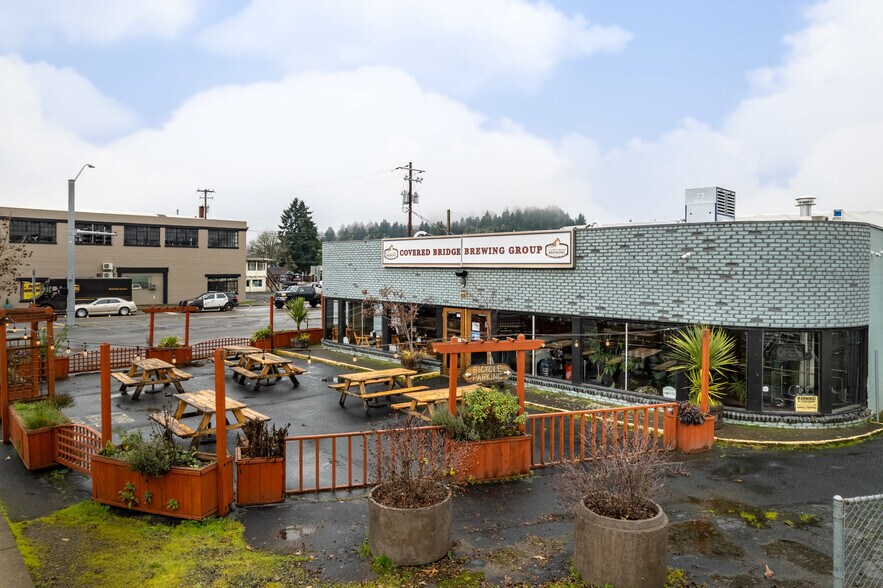 More Photos Of 926 E Main St, Cottage Grove Restaurant For Sale