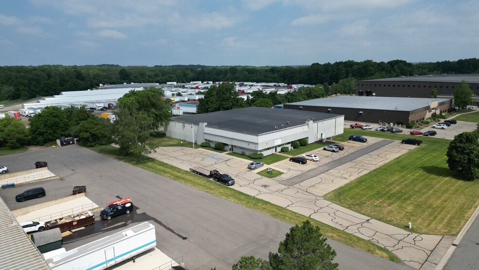 More Photos Of 4327 Airlane Dr SE, Grand Rapids Manufacturing For Sale