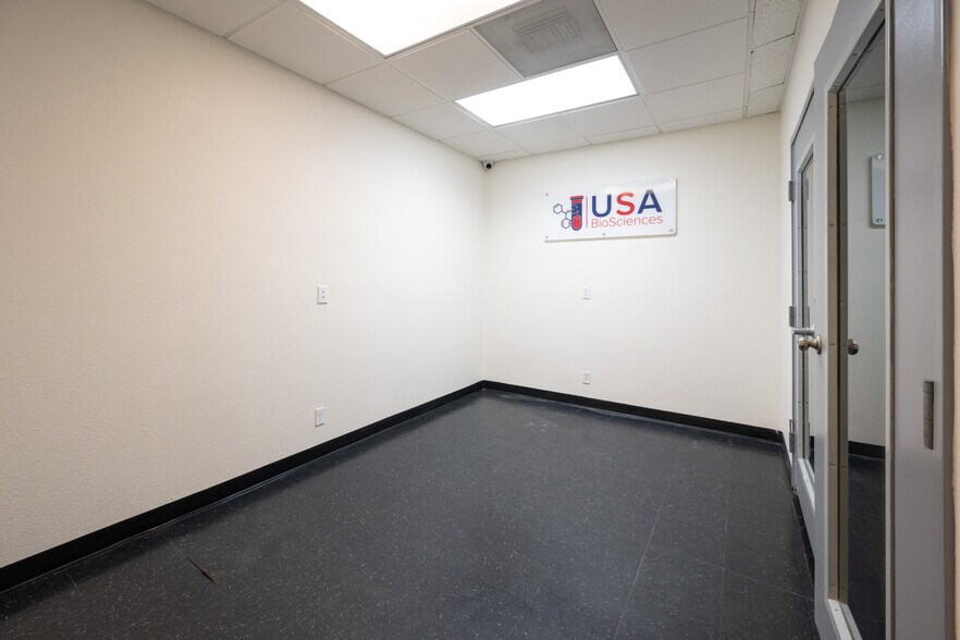 More Photos Of 601 S Rancho Dr, Las Vegas Medical For Sale