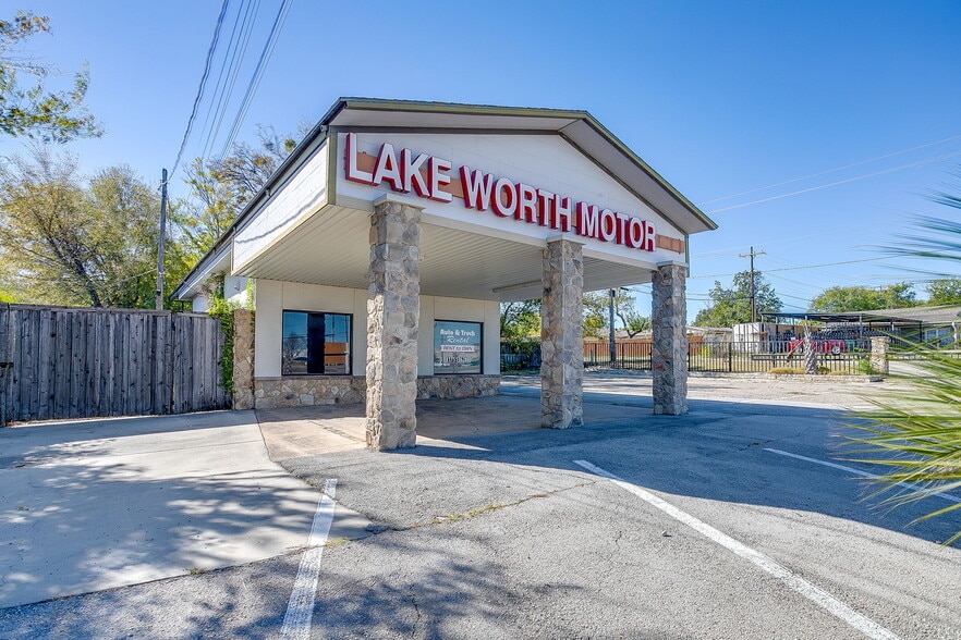 Primary Photo Of 5715 Azle Ave, Fort Worth Storefront Retail Office For Lease