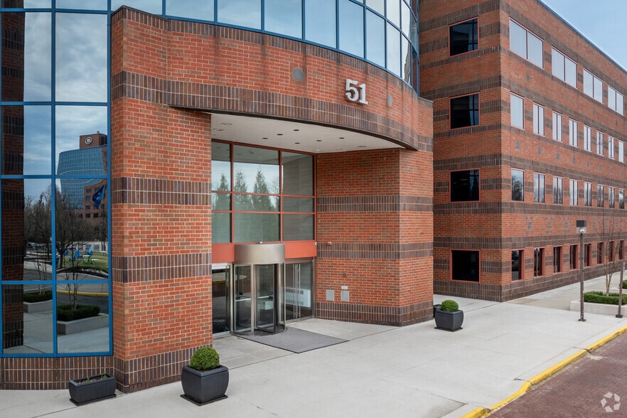 More Photos Of 51 John F Kennedy Pky, Short Hills Coworking Space