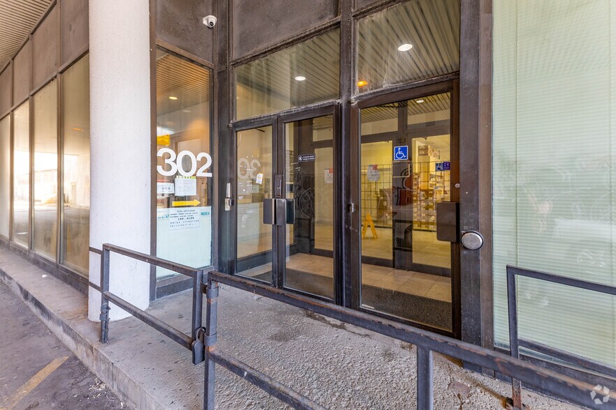 More Photos Of 302 Spadina Ave, Toronto Apartments For Sale