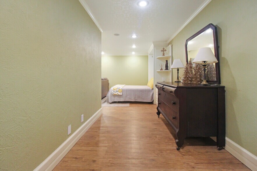 More Photos Of 101 Runnels St, De Kalb Lodge Meeting Hall For Sale