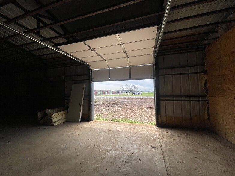 More Photos Of 5900 Moffat Rd NE, Piedmont Warehouse For Lease