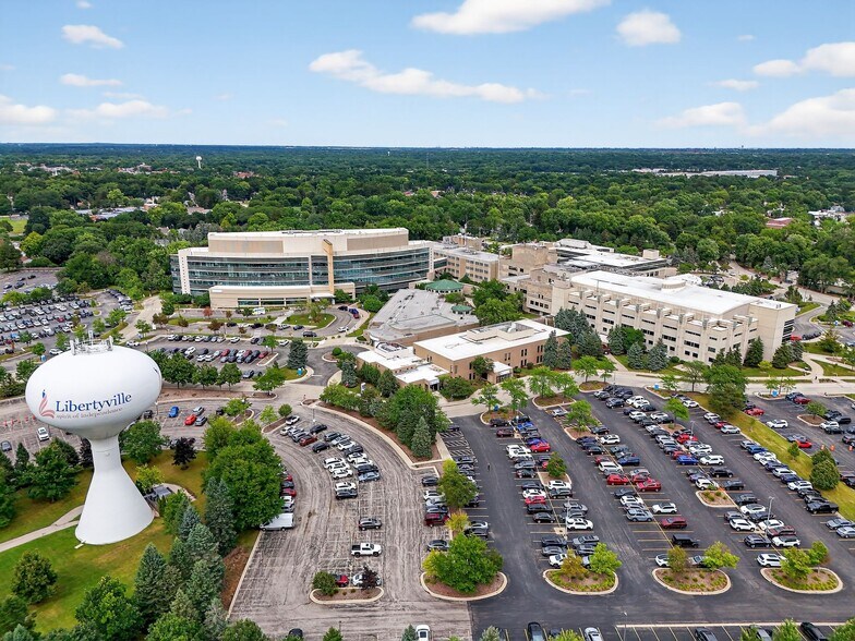 More Photos Of 890 S Garfield Ave, Libertyville Medical For Lease