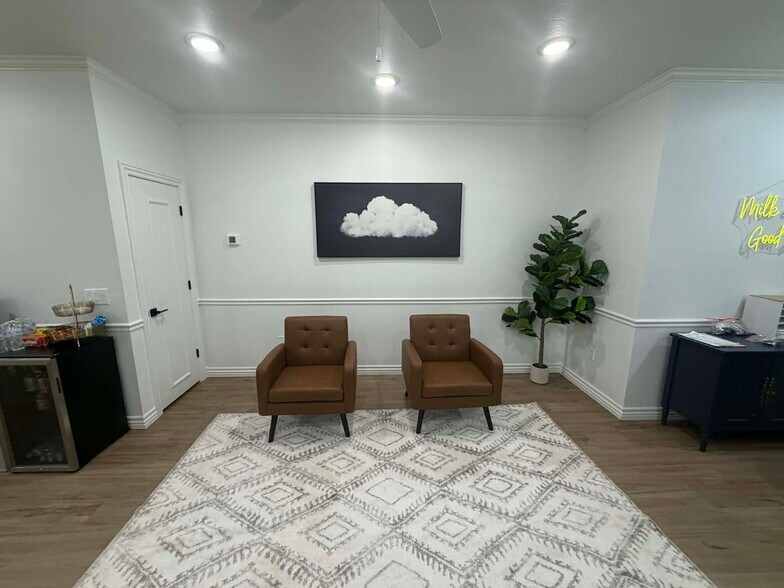 More Photos Of 817 Irish Ln, Edmond Office For Lease