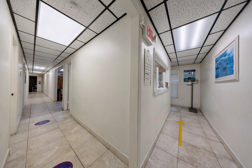 More Photos Of 9765 SW 184th St, Miami Office For Sale