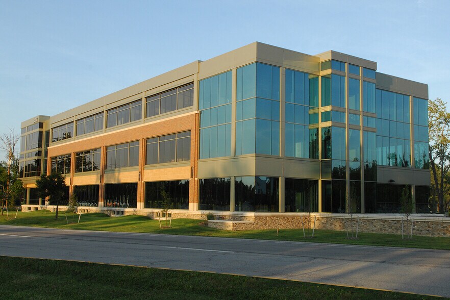 Primary Photo Of 2410 N Forest Rd, Amherst Medical For Lease