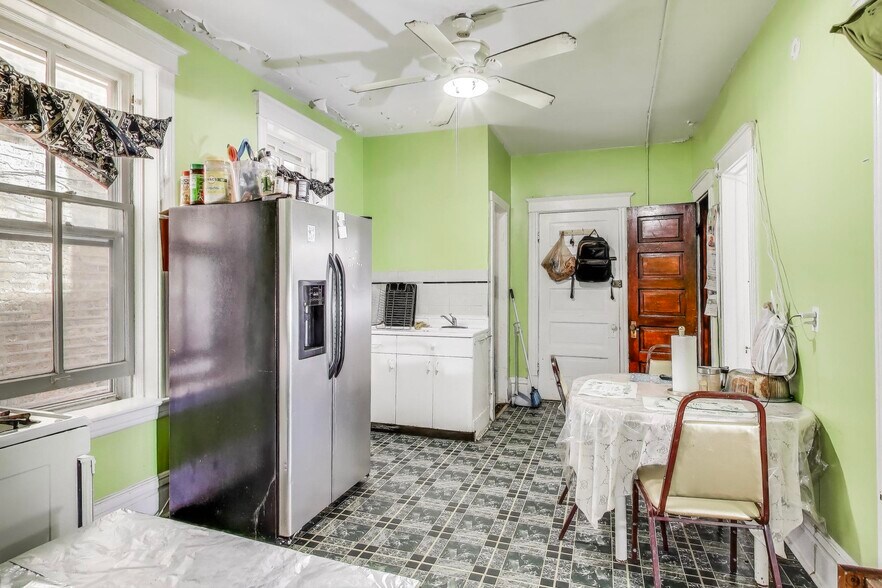 More Photos Of 2916 W 25th Pl, Chicago Multifamily For Sale