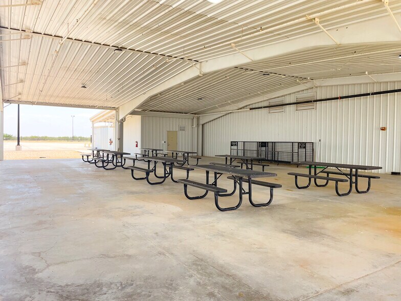 More Photos Of 2625 Co 180 rd, Garden City Manufacturing For Sale