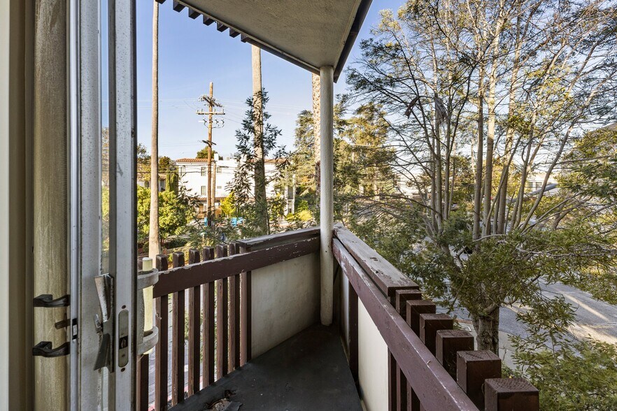 More Photos Of 55 El Camino Real, Burlingame Apartments For Sale