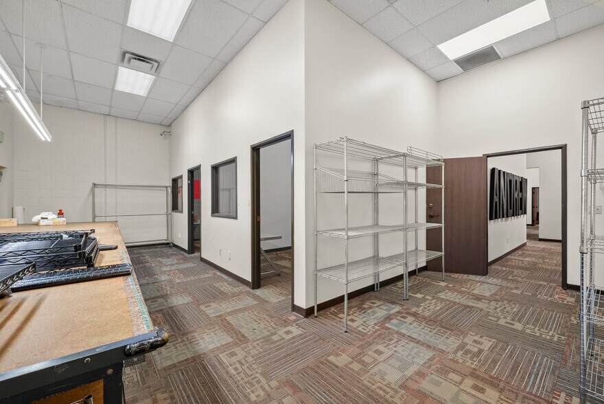 More Photos Of 1631 Gardena Ave, Glendale Industrial For Sale