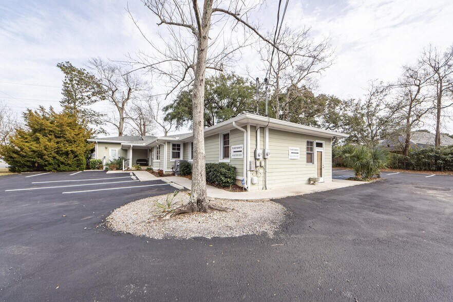 More Photos Of 531 Folly Rd, Charleston Medical For Sale