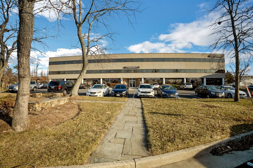 More Photos Of 131 Elden St, Herndon Medical For Lease