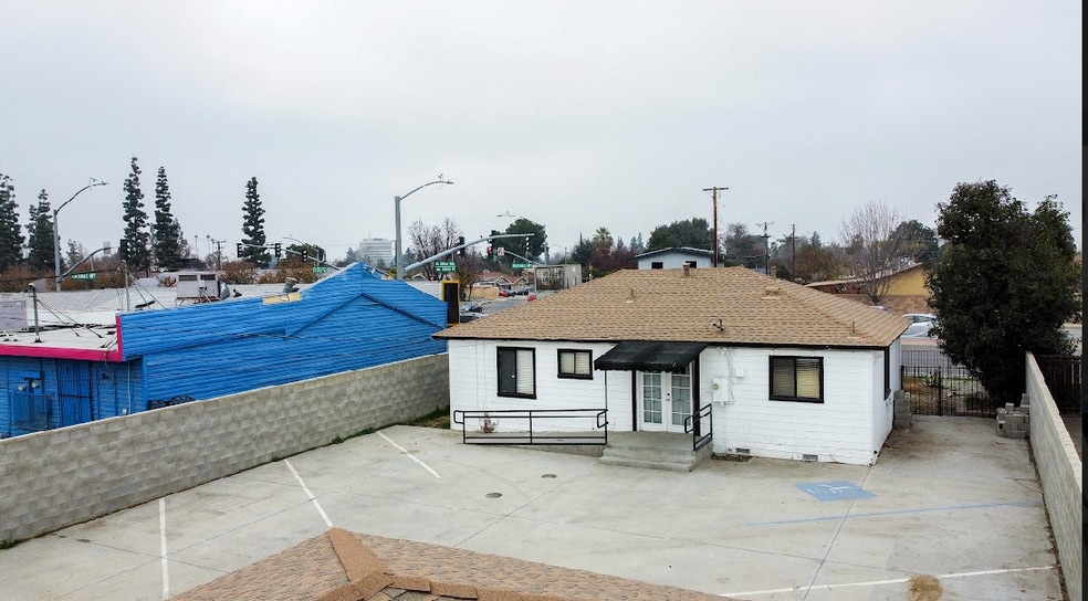 More Photos Of 3917 Stockdale Hwy, Bakersfield Medical For Sale