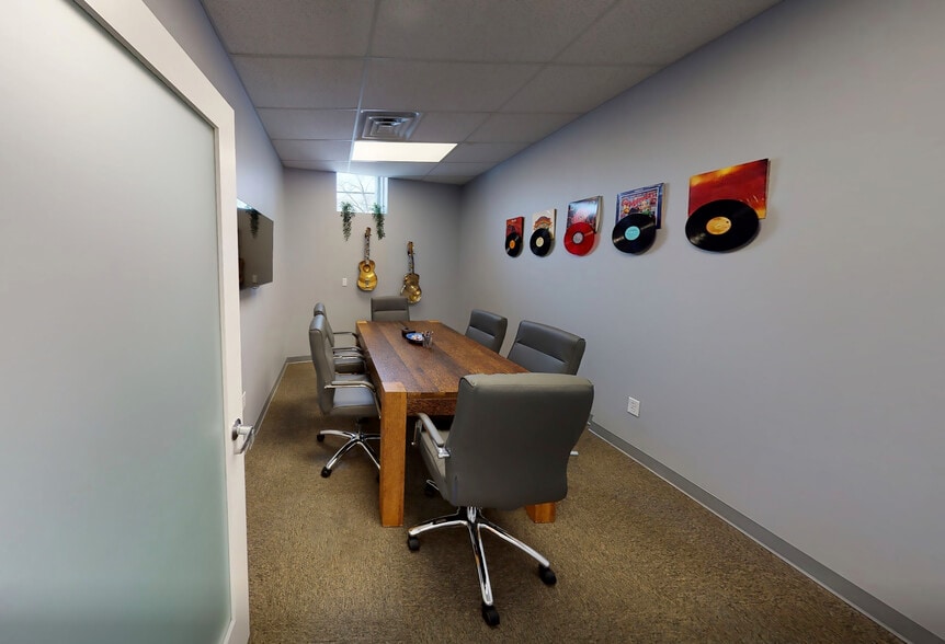 More Photos Of 2115-2119 S Big Bend Blvd, Saint Louis Office For Sale