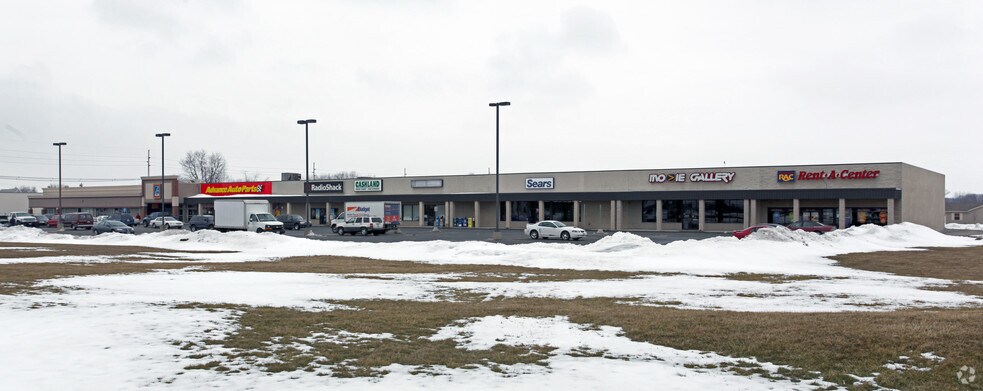 More Photos Of 1240-1270 Bellefontaine St, Wapakoneta Storefront For Lease