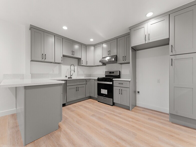 More Photos Of 308 S Laurel St, Santa Ana Apartments For Sale