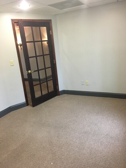 More Photos Of 2001 Montour Church Rd, Oakdale Office For Lease