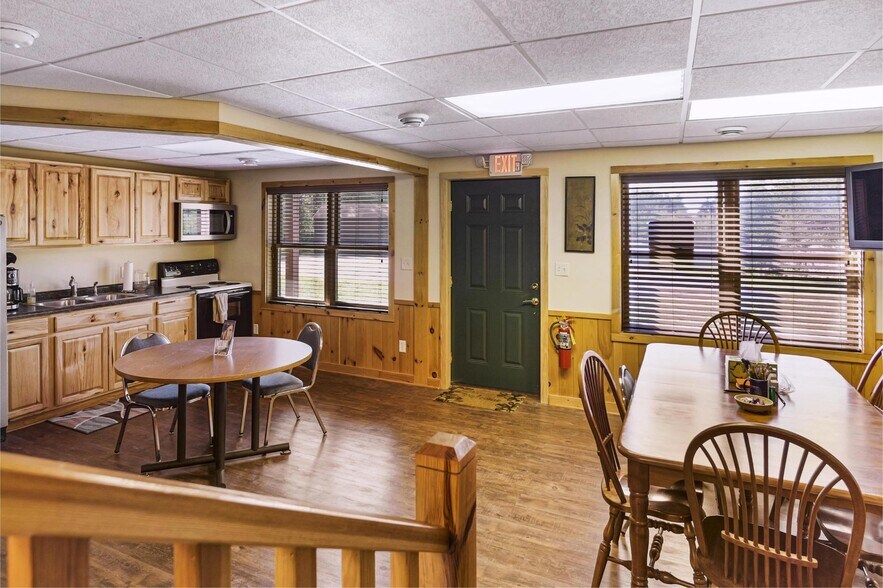 More Photos Of 8778 Earls Ct, Woodruff Office For Sale