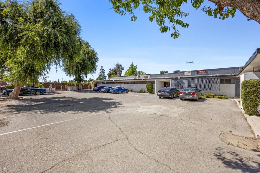 More Photos Of 2105 24th St, Bakersfield Medical For Sale