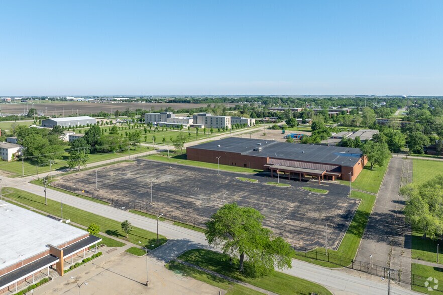 More Photos Of 105 Flessner Ave, Rantoul Warehouse For Lease