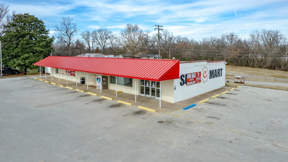 More Photos Of 1012 6th St, Maysville Supermarket For Sale