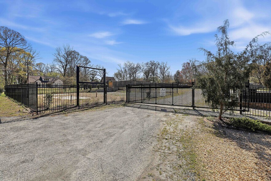 More Photos Of 2817 S Highway 29, Moreland Office For Lease