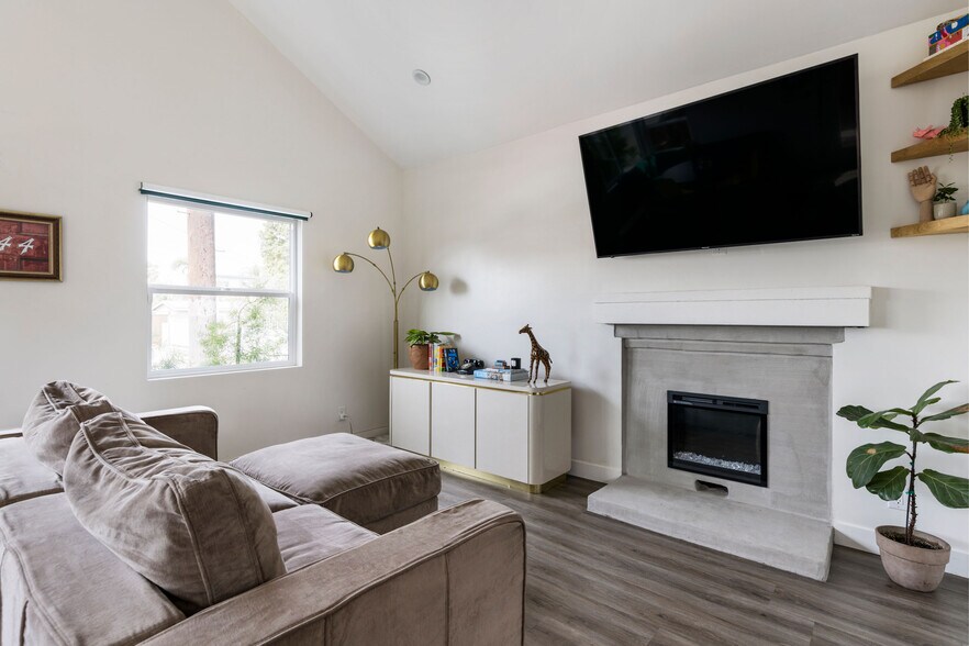 More Photos Of 510 Toledo St, Los Angeles Specialty For Sale