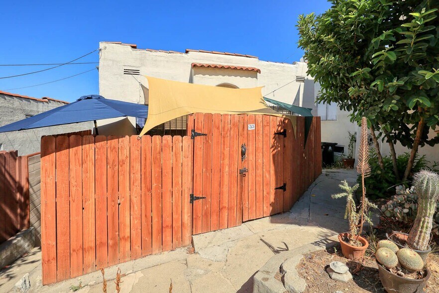 More Photos Of 1303 Lilac Terrace, Los Angeles Apartments For Sale