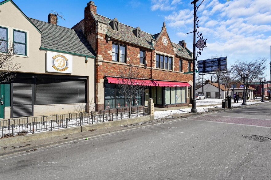 More Photos Of 2022-2026 W 95th St, Chicago Office Residential For Lease