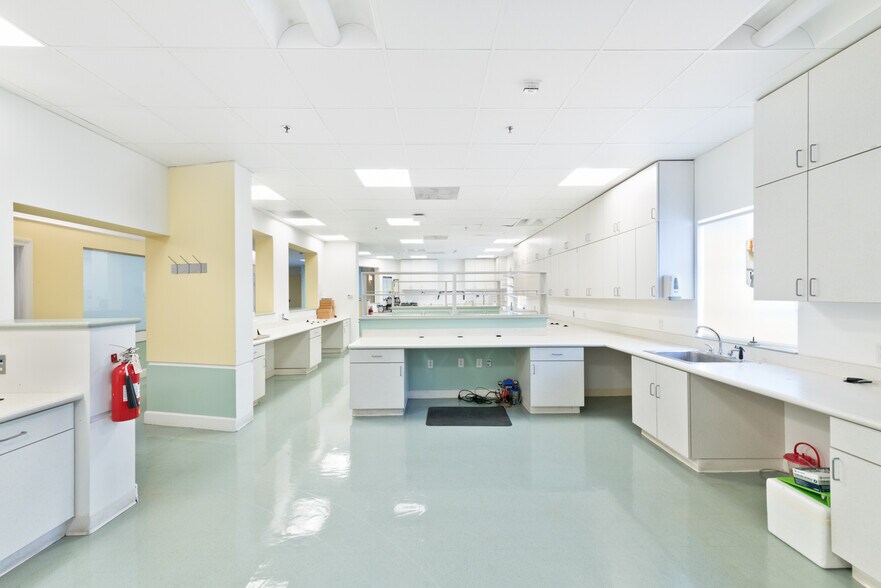 More Photos Of 8693 Wilshire Blvd, Beverly Hills Office For Sale