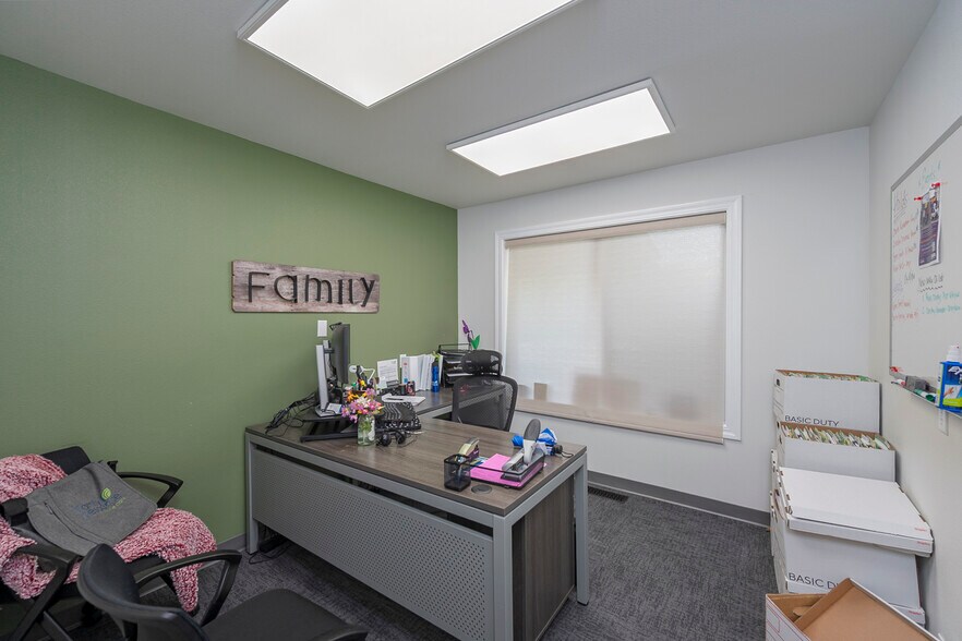 More Photos Of 830 Sharon Ave E, Moses Lake Office For Sale