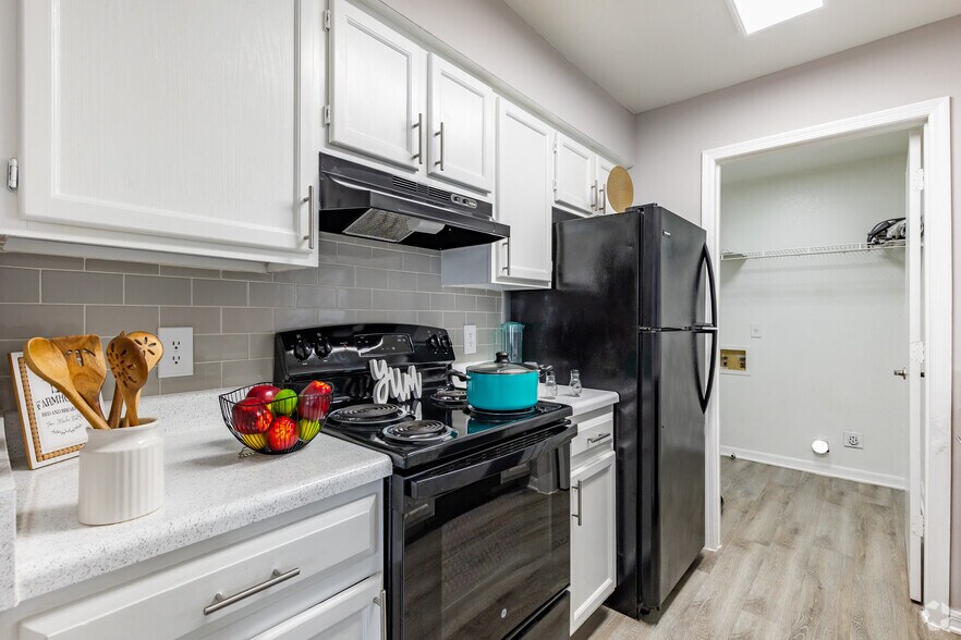 More Photos Of 1421 SW 27th Ave, Ocala Apartments For Sale