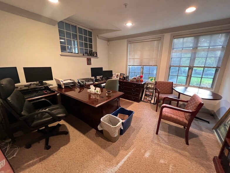 More Photos Of 100 John Robert Thomas Dr, Exton Office For Sale
