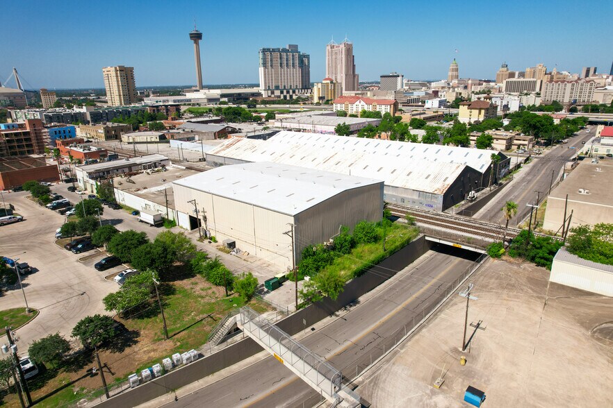 More Photos Of 120 Eda, San Antonio Warehouse For Sale