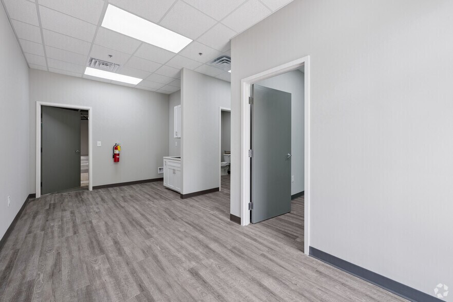 More Photos Of 2975 Breckinridge Blvd, Duluth Industrial For Lease