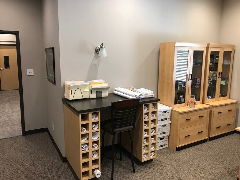 More Photos Of 995 N Interstate Highway 35 E, Waxahachie Warehouse For Lease