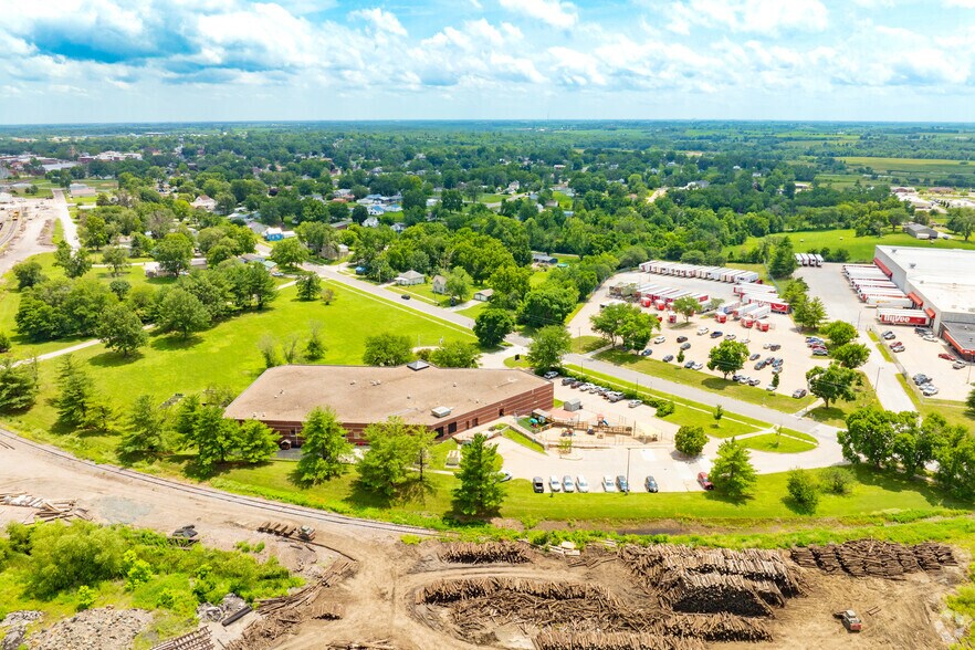 More Photos Of 1711 Osceola Ave, Chariton Office For Sale