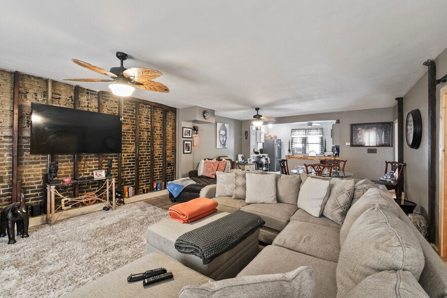 More Photos Of 165 Madison Ave, Albany Storefront Retail Residential For Sale