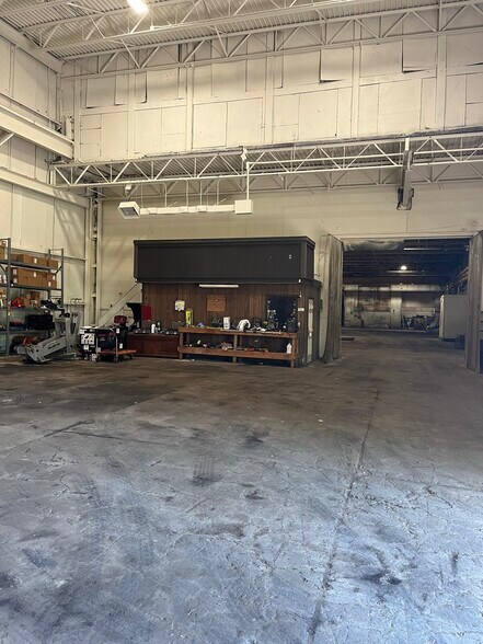 More Photos Of 19250-19256 John R Rd, Detroit Manufacturing For Sale