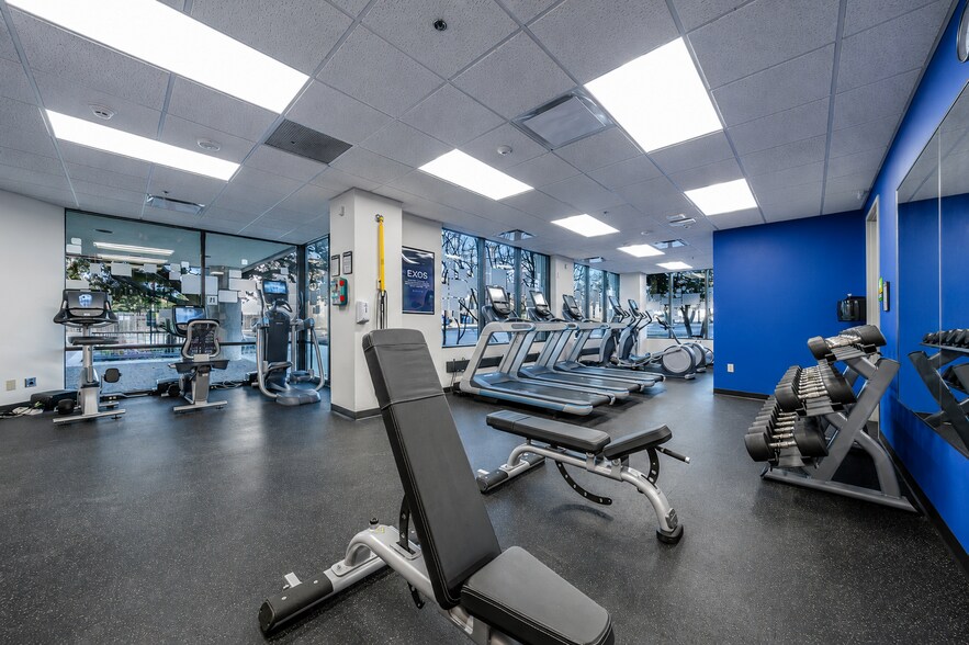 More Photos Of 8119 Datapoint Dr, San Antonio Office For Lease