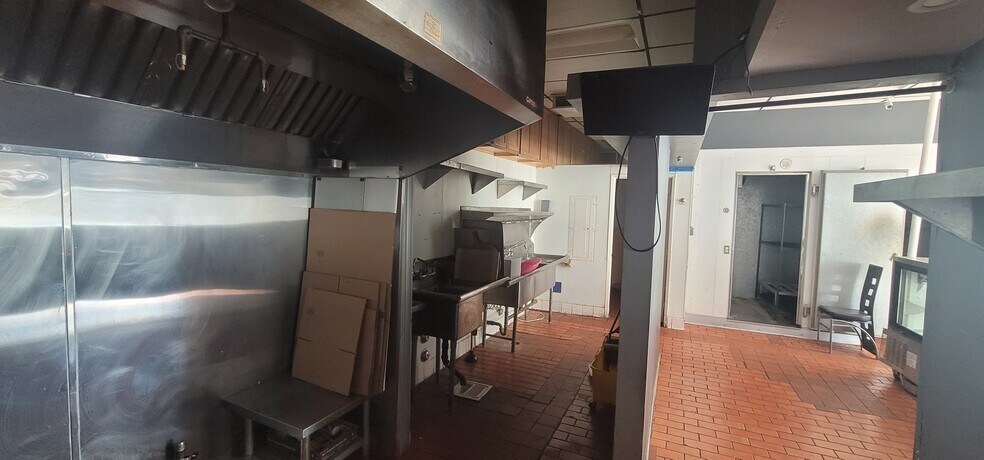 More Photos Of 355-365 S Western Ave, Los Angeles Unknown For Lease