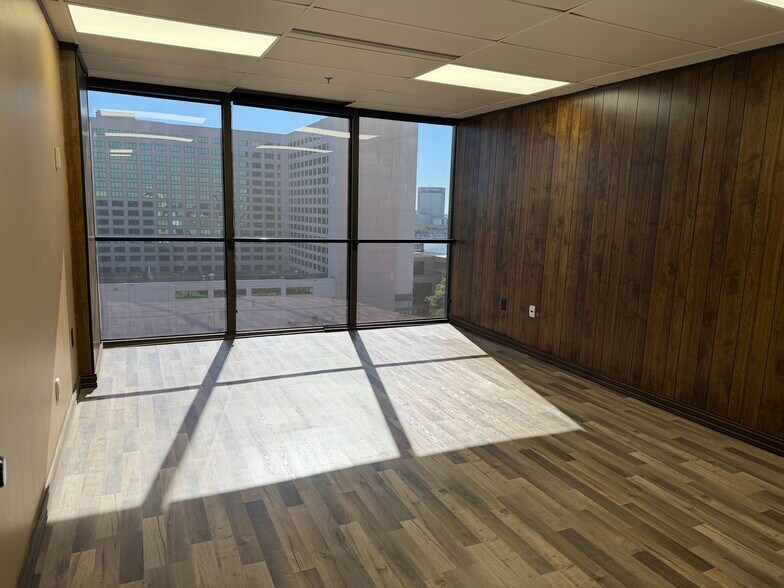 More Photos Of 233 E Bay St, Jacksonville Loft Creative Space For Lease