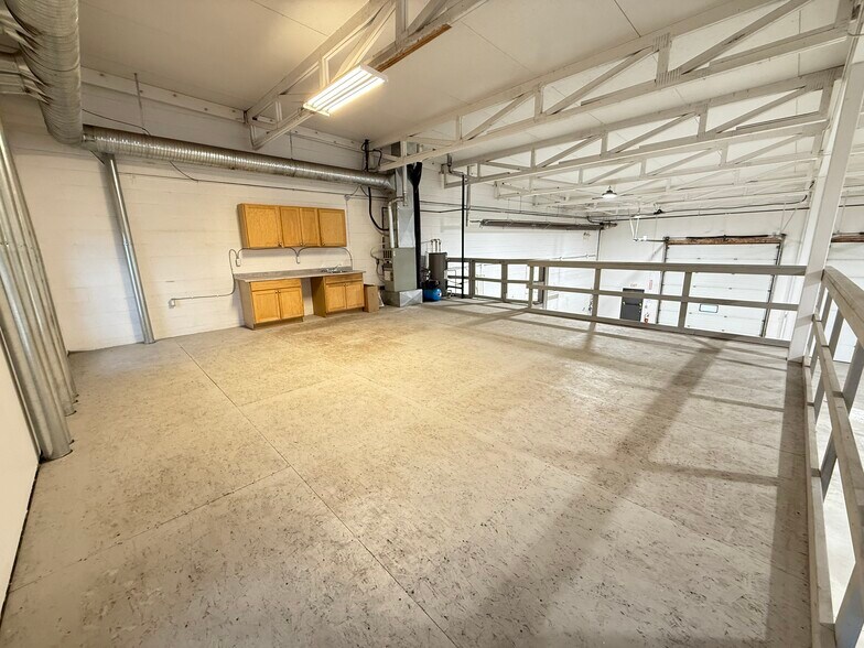 More Photos Of 7421 Edgar Industrial Dr, Red Deer Warehouse For Lease