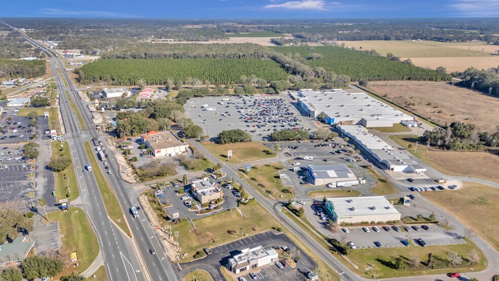 More Photos Of 2197 NW 11th Dr, Chiefland Storefront For Lease