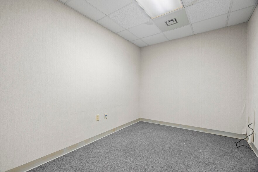 More Photos Of 170 Cardiology Pl, Commerce Healthcare For Lease